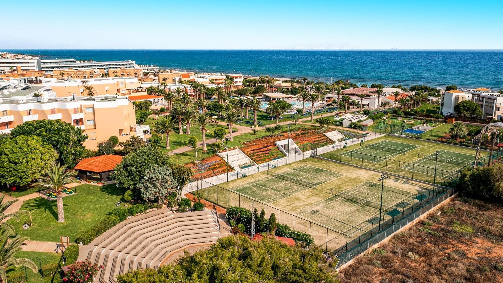 Anissa Beach Hotel. A member of the partner hotels, where the tennis coach of Tennis in Crete gives lessons and training.