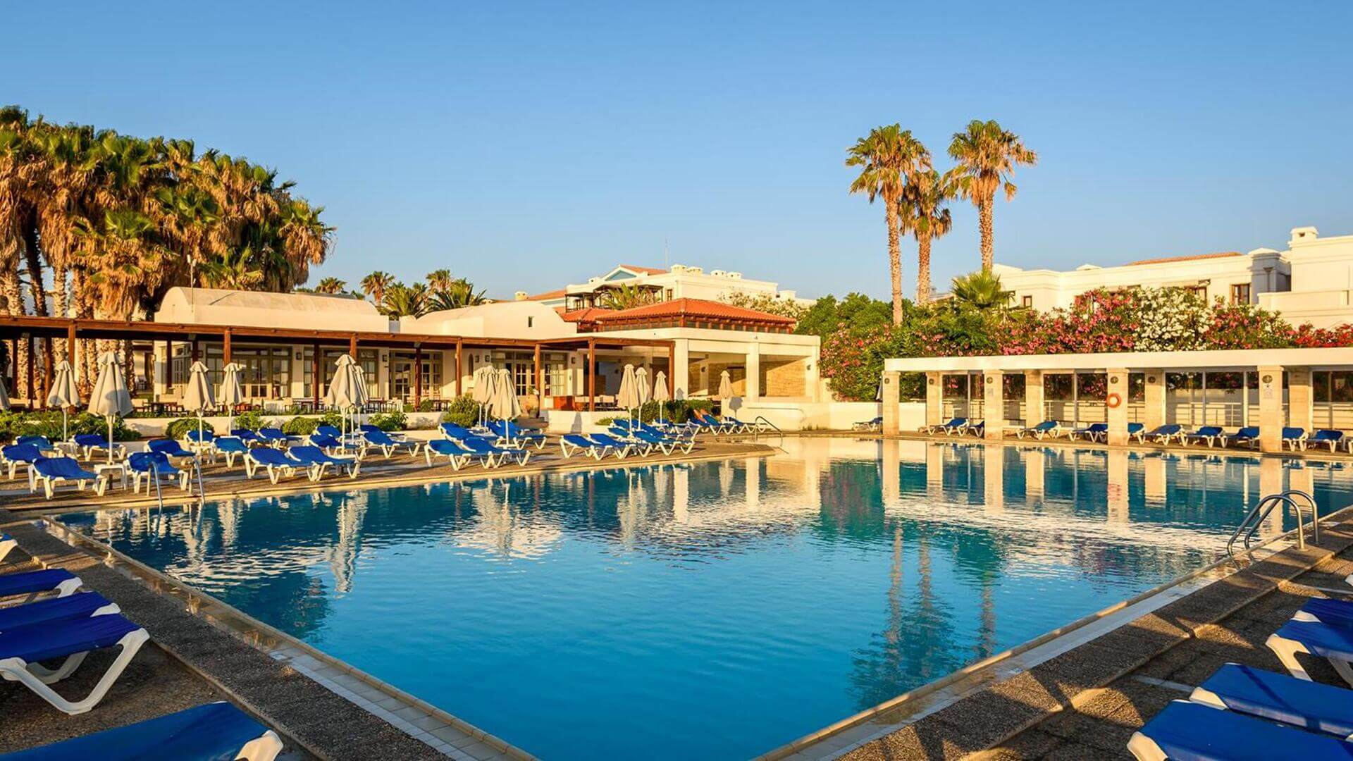 Annabelle Beach Resort. A member of the partner resorts, where the tennis coach of Tennis in Crete gives lessons and training.