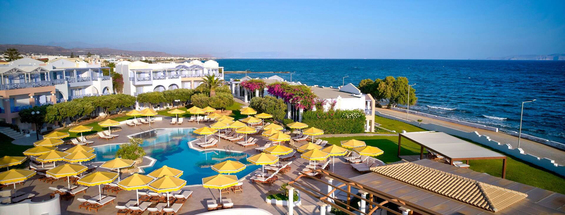 Serita Beach Resort. Ein Mitglied der Partnerhotels, in denen der Tennistrainer von Tennis auf Kreta Unterricht und Training gibt.