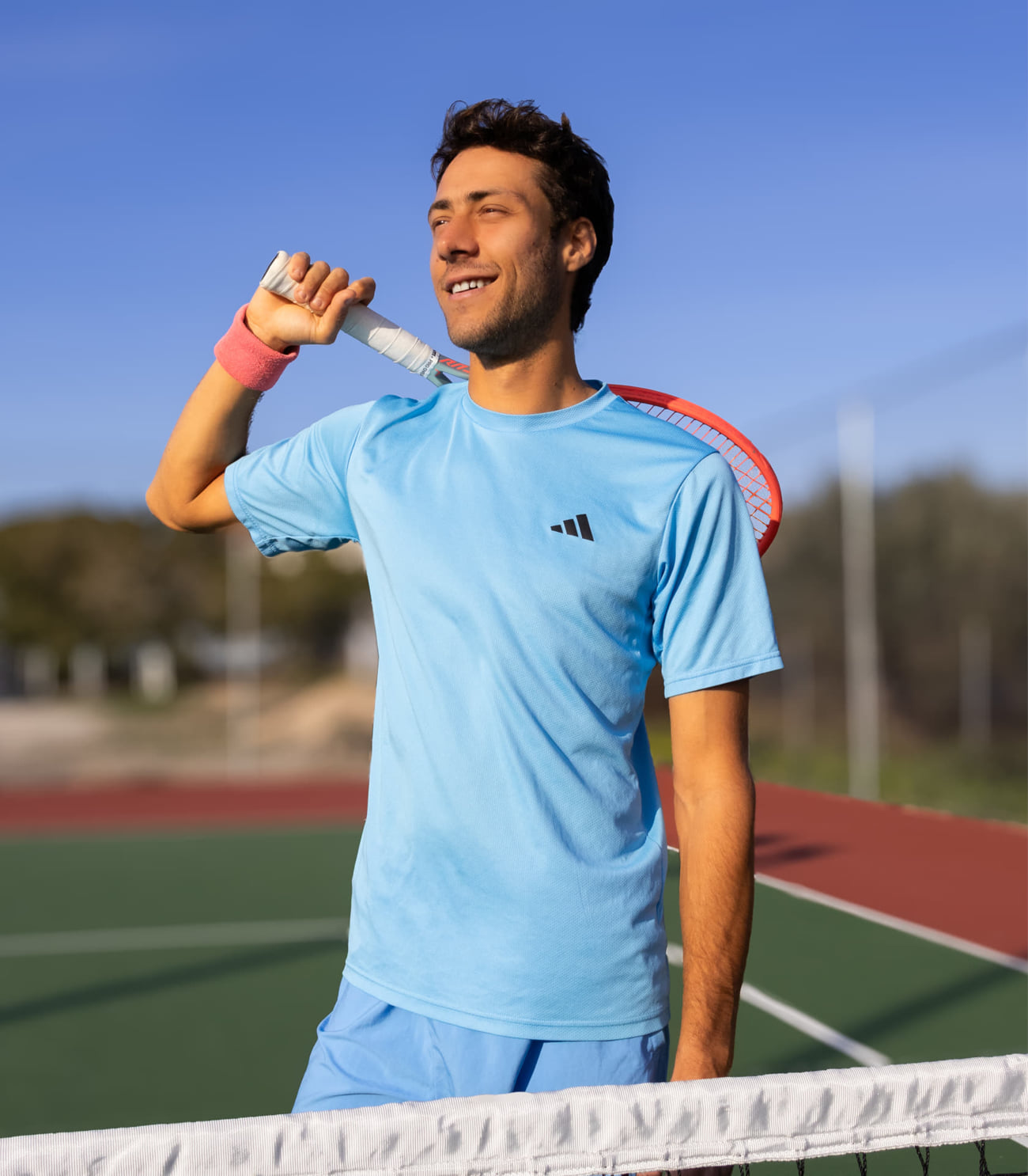 Porträt des Tennistrainers von Tennis Kreta.